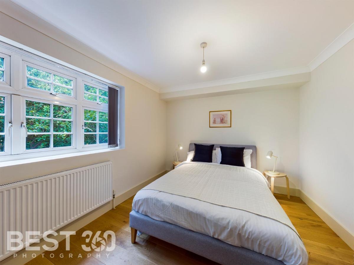 Redhill Town Centre Apartment By Livingo Экстерьер фото